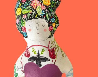 Muñeca Frida Kahlo de arte grande: Muselina pintada a mano, arte de tatuaje