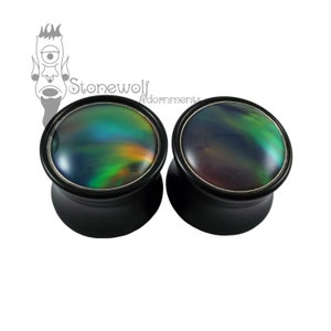 Delrin Plugs mit Aurora Opal Inlay - für gedehnte Ohrläppchen