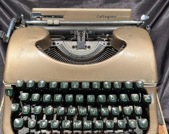 1930s Collegian Portable Typewriter – Champagne Gold, Faux-Snakeskin Case (Museum Quality)
