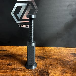Regulowany uchwyt montażowy GPU do obudowy komputera, drukowany w technologii 3D