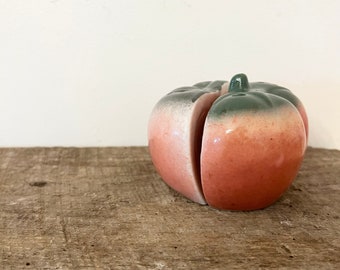 Vintage Peach Salt and Pepper Shakers / Tomato Salt and Pepper Shakers / Apple Salt and Pepper Shakers