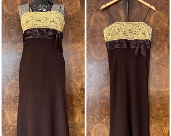 Vintage 1990s Braunes Satin Abendkleid / Größe 8, 30" Taille / Spaghetti Straps Schrägschnitt Satin Tee Länge Cocktailkleid