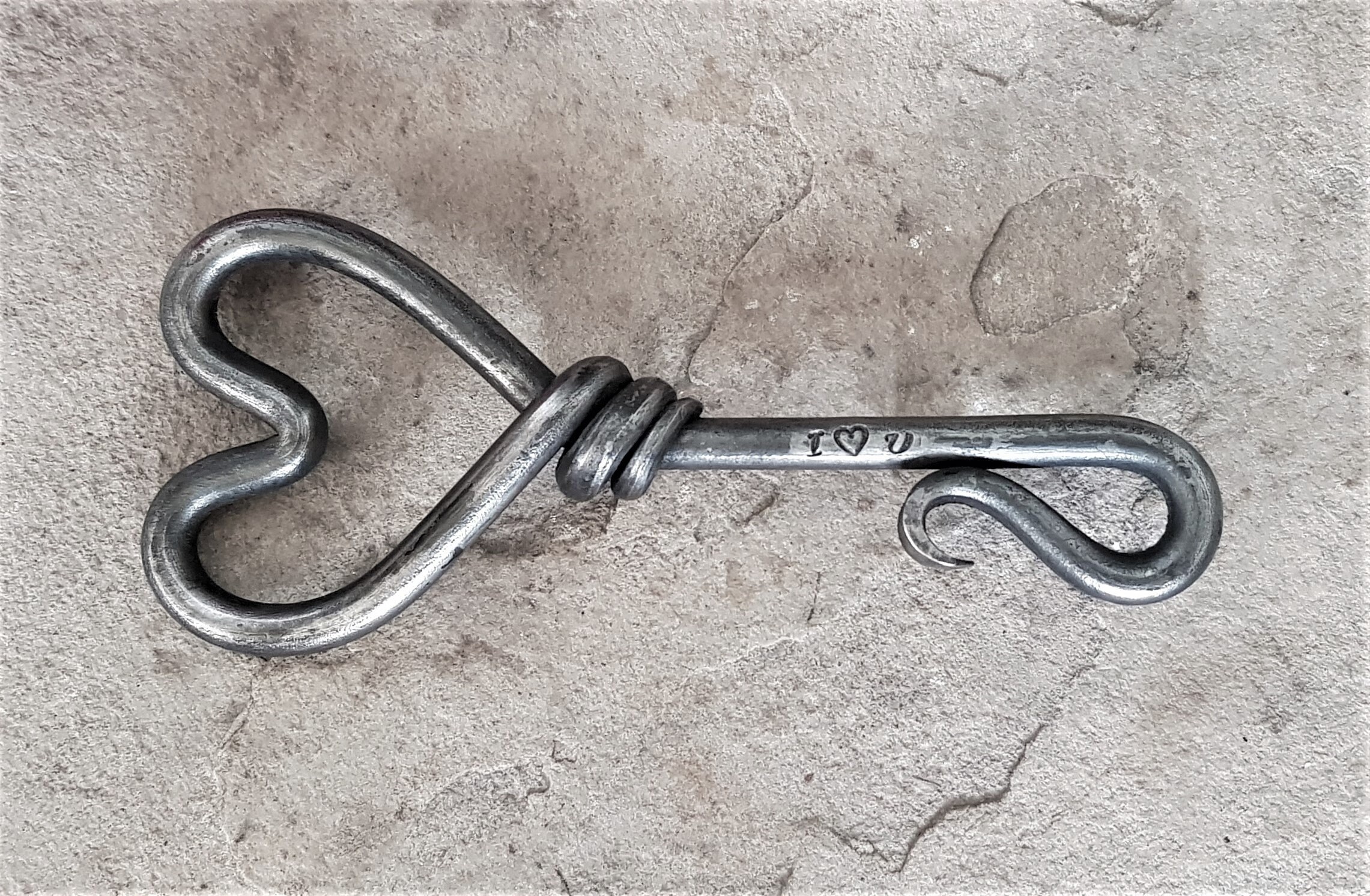 I Love U Beer Bottle Opener - Heart Design Saint-Valentin Anniversaire Forged à La Main