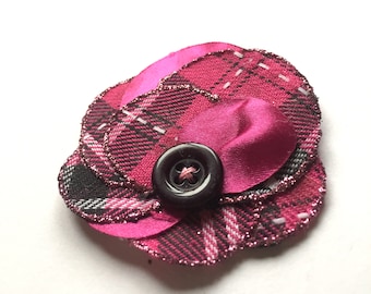 Flower brooch och hair accessory, plaided, handmade with punk style fabric, summer fashion, tartan, upcycling