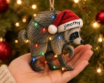 Decorazione natalizia in legno Jimothy, la mascotte virale del procione di Seattle per Natale, un regalo divertente per il Secret Santa, un ricordo speciale di Jimothy il procione.