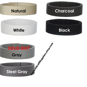 Puede incluir: Cinco colores diferentes de correas de cincha: natural, carb&oacute;n, blanco, negro y gris acero. La correa gris est&aacute; agotada.