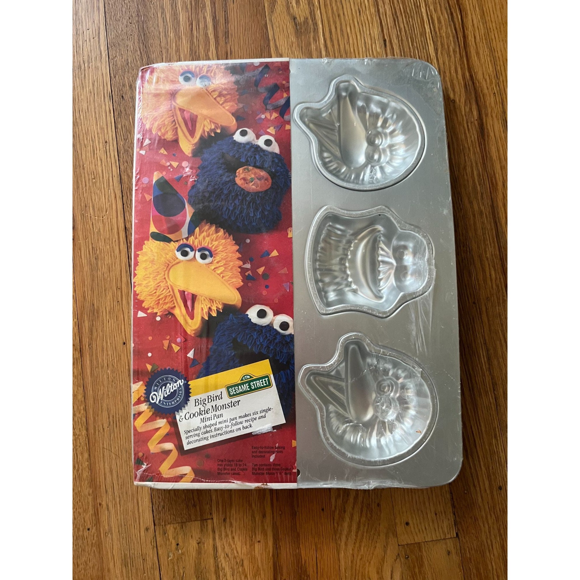 Vintage Sealed Sesame Street Big Bird Cookie Monster Mini Cake