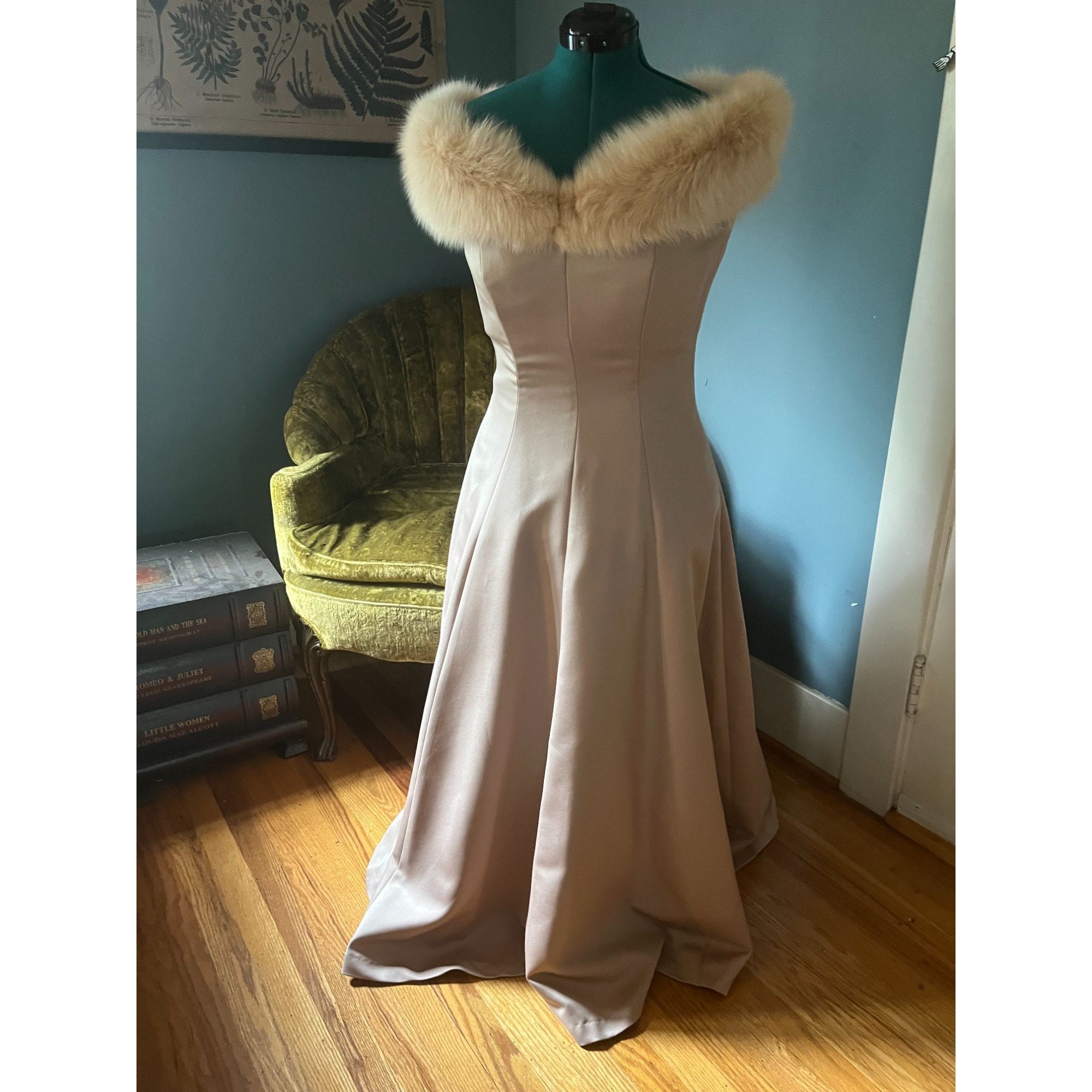 Vintage 70s-80s Beige White Formal Off-shoulder Sleeveless Ankle Long Fit  and Flare Dress With Faux Fur Around Shoulders/arms - Etsy