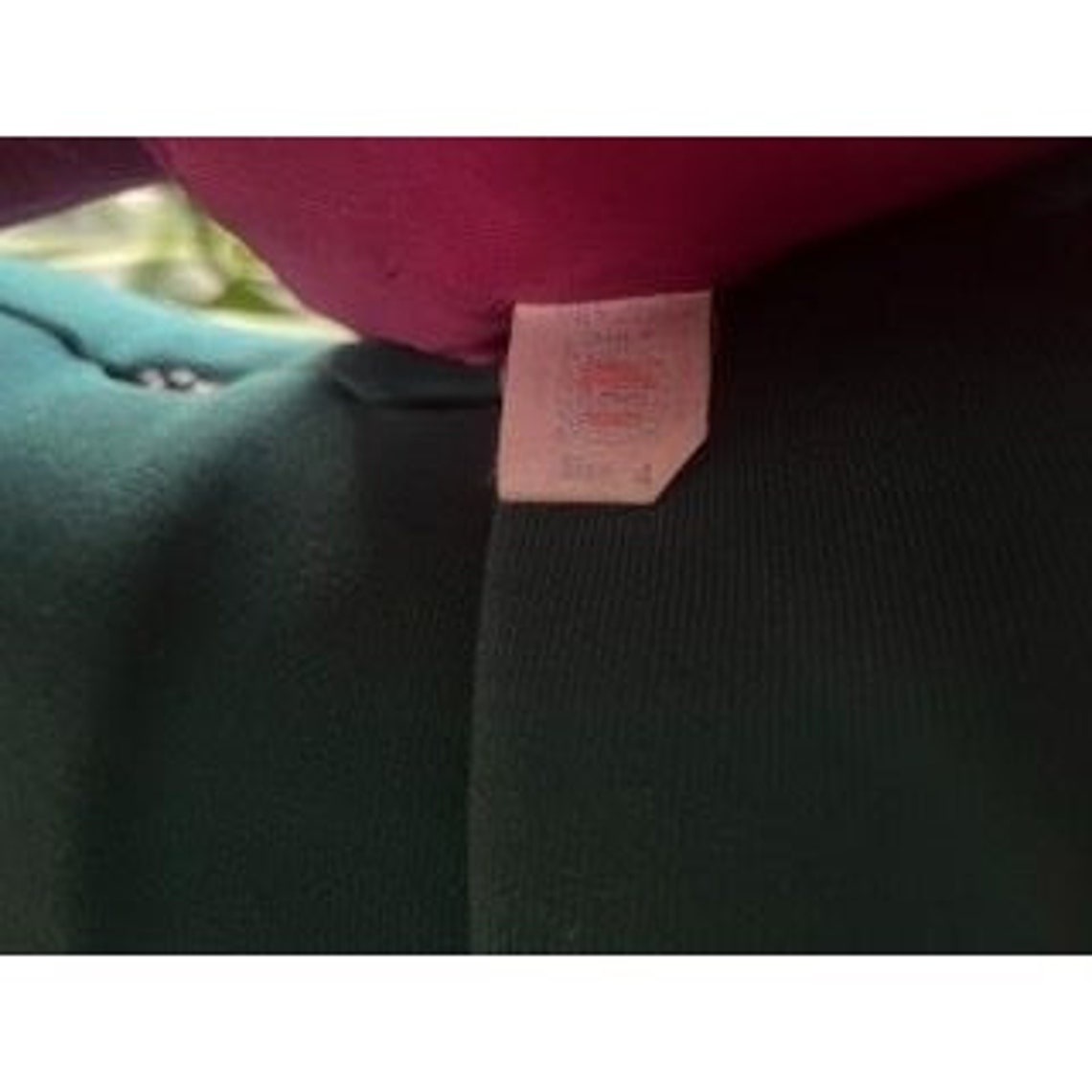 Vintage 70s Pink Button-Up Cropped Wool Blazer with Raised Subtle Embellishments on Neckline, foto 4 de 5