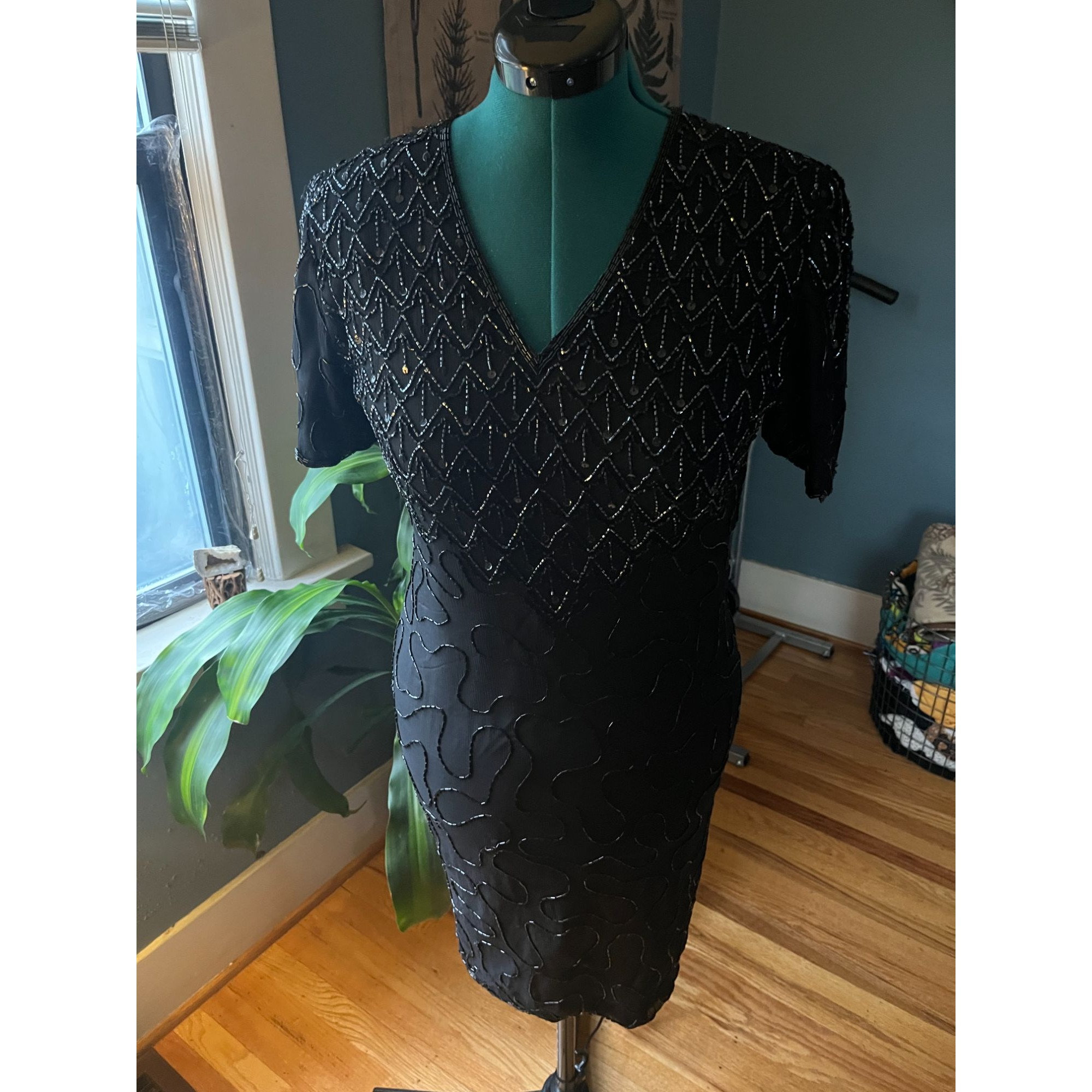 Vintage 80s LBD Beaded Dress with Short Sleeves 100% Silk Med-Lrge Fully Lined