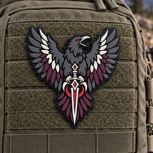 Parche táctico de PVC con daga de cuervo: parche moral de cuervo con espada, insignia militar con cierre de velcro para mochilas, chalecos y equipo EDC.