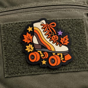 Toppa in PVC con pattino a rotelle retrò, toppa autunnale, distintivo tattico in gomma con velcro anni '70 con pattino e zucca per zaino e giacca.