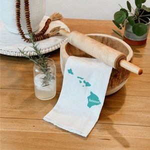 Hawaii State Flour Sack Towel,  Hawaii State Tea Towel, Hawaiin Decor, Flour Sack Tea Towel, Mother&#39;s Day Gift, Wedding Gift, State Map Art