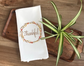 Thankful Flour Sack Towel, Thanksgiving Tea Towel, Fall Wreath Tea Towel, Autumn Tea Towel, Autumn Home Decor, Fall Kitchen Decor