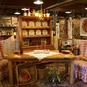 Farmstyle table, custom reclaimed wood table. Dinning table, reclaimed wood, Barn wood table