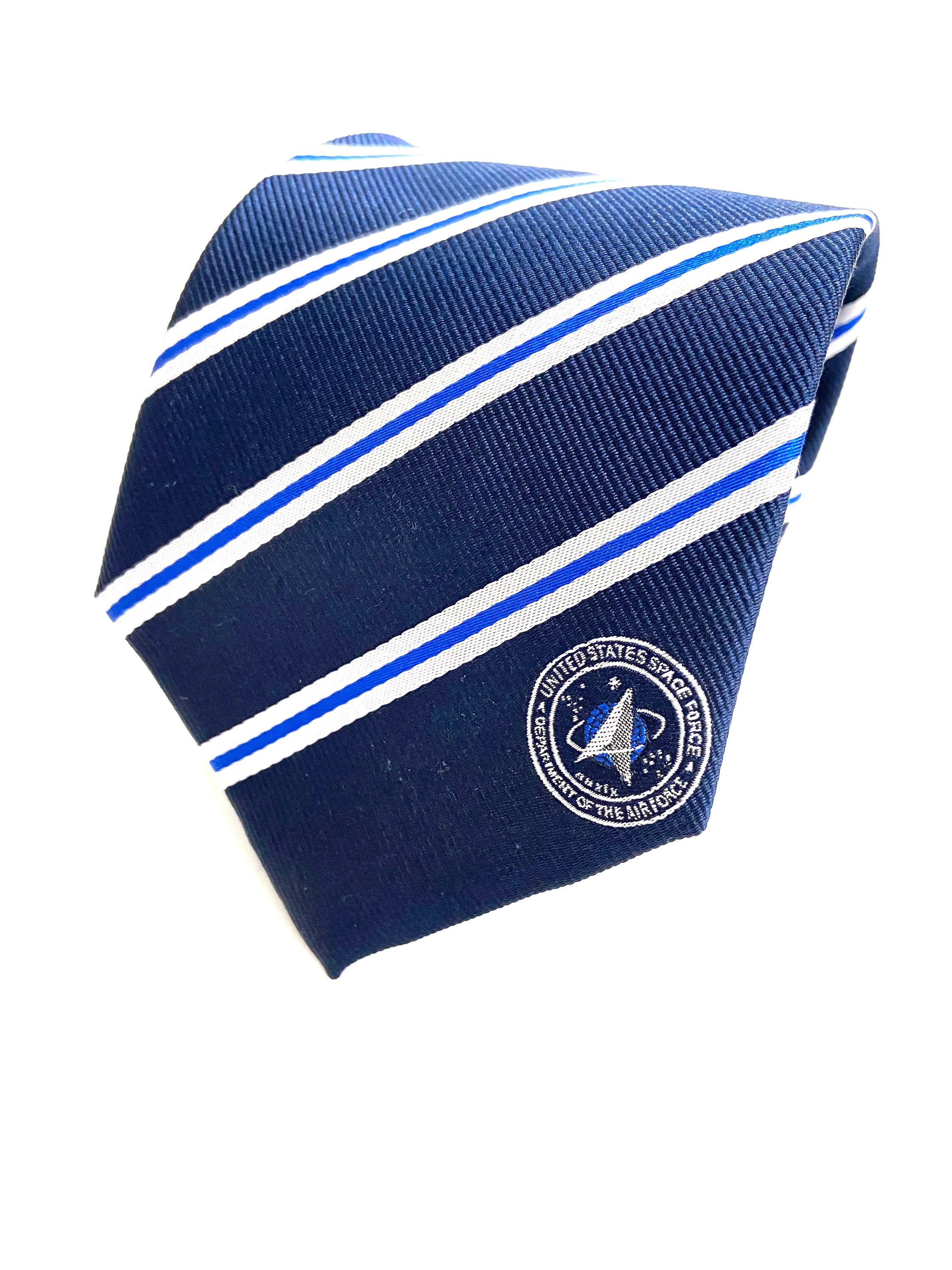 Vereinigte Staaten uns Space Force Krawatte - 3,25 ”Inspiriert vom Space Force Crest USSF NASA Military Necktie NICHT personalisiert
