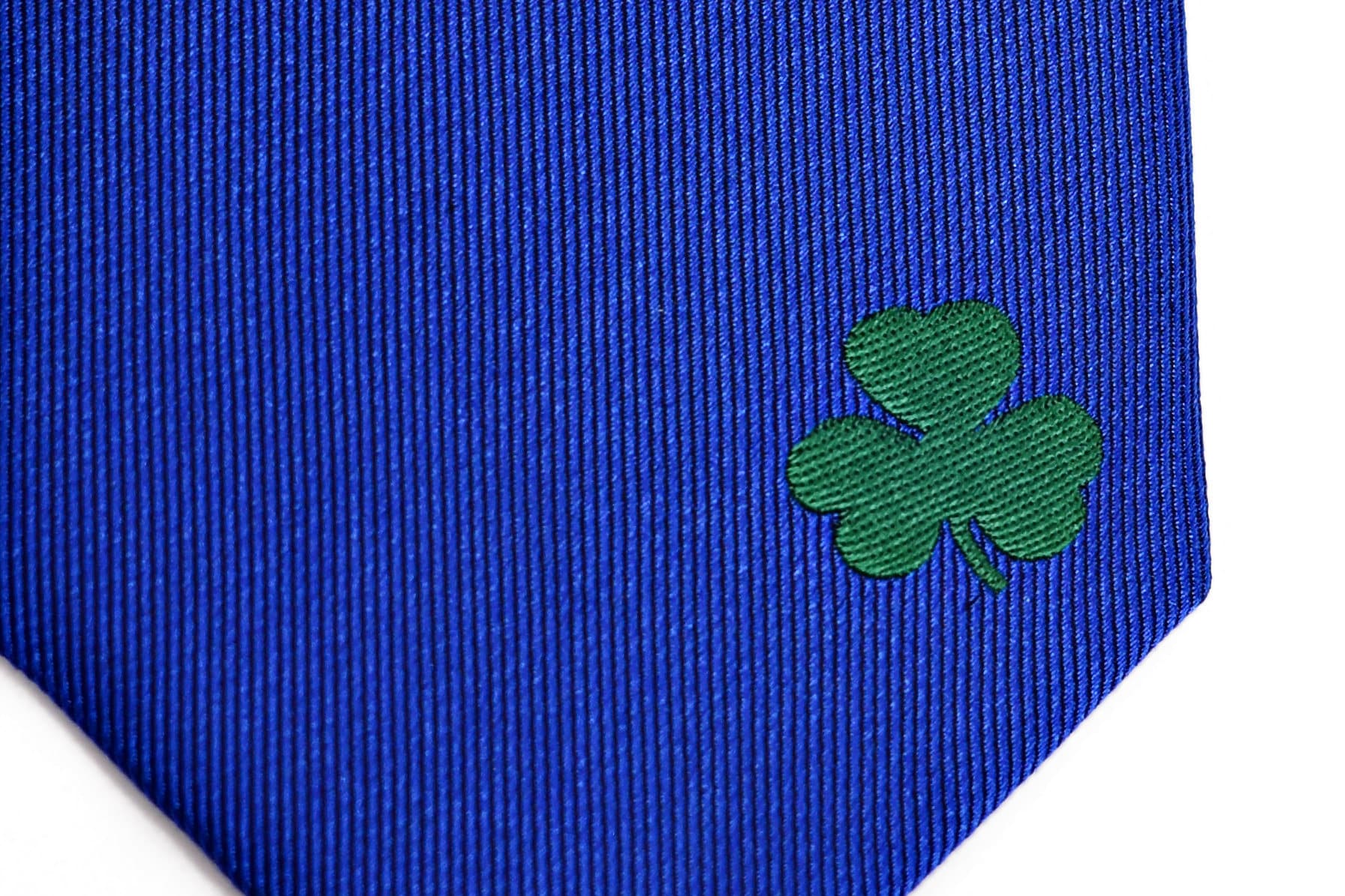 Cravatta Uomo Classica DQT Con Bandiera Irlandese Ricamata – Blu Marina, Fatto A Mano