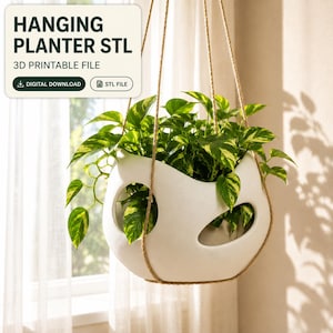 Könnte beinhalten: Ein weißer Hängeübertopf mit organischen Aussparungen, der an dünnen Seilen hängt und eine grün-gelb panaschierte Efeutute enthält. Das Bild enthält den Text HANGING PLANTER STL, 3D PRINTABLE FILE, DIGITAL DOWNLOAD und STL FILE.