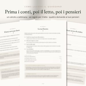 Może przedstawiać: Trzy białe arkusze papieru z czarnym tekstem w języku włoskim, zawierające nagł&oacute;wki takie jak 'Prima i conti, poi il letto, poi i pensieri' oraz 'La tua finestra'. Strony zawierają uporządkowane listy, numerowane pytania i jasnobeżowe prostokątne pola tekstowe.