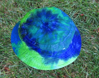 Tie-Dye Bucket Hat in Blue and Green