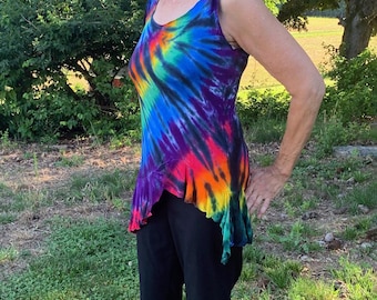 June Sale: Tie-Dye Tank Top With Ruffled Asymmetric Hem in Rainbow and Black size Large