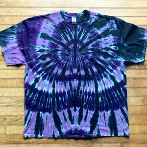 Purple and black spider pattern tie-dye tee