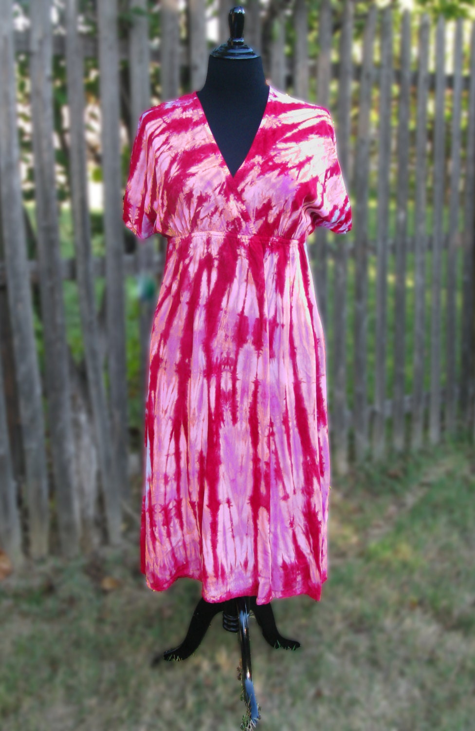 Short-Sleeved Tie-dye Rayon Dress in Wine and Pink