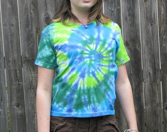 Blue and green tie-dye spiral tee for kids