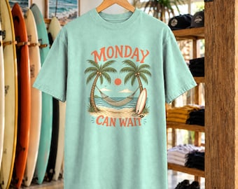 Måndag kan vänta T-shirt | Strandhängmatta-tröja | Retro strand-T-shirt | Komfortfärger Gåva