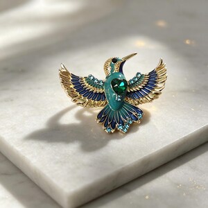 Broche personalizado de beija-flor, joia memorial de pássaro em esmalte, broche de animal feito à mão com cristal, presente exclusivo para mulheres e mães.