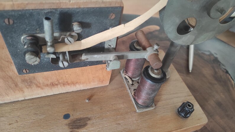 Vintage Morse Code Machine, Physics Device Electricity and Magnetism ...
