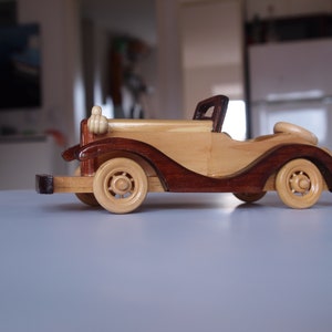 Stuning Vintage Holz Fahrzeug Handgemacht Holz SpielzeugAuto Antik Volkskunst Limousine Retro Holz Geschenk Mid Century Old Automobile Modell 20er Jahre