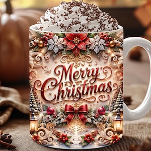 Może przedstawiać: Biały ceramiczny kubek wypełniony bitą śmietaną z wi&oacute;rkami czekoladowymi. Kubek ozdobiony jest świątecznym wzorem z napisem Merry Christmas, czerwonymi gwiazdami betlejemskimi, płatkami śniegu, czerwoną kokardą, choinkami i latarniami.