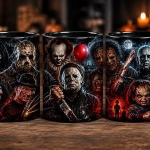 Puede incluir: Una taza de cerámica negra con un estampado gráfico envolvente de varios personajes de películas de terror, incluyendo a Michael Myers, Freddy Krueger, Jason Voorhees, Pennywise con un globo rojo, Chucky, Ghostface y Pinhead sobre un fondo oscuro.