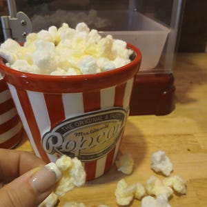 Popcorn garland, crochet popcorn pattern, crochet popcorn garland pattern, DIY crochet farmhouse christmas decor, PDF instant download