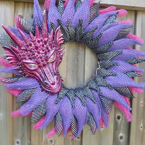 Dragon wreath for front door, dragon wreath, fantasy wreath, dragon decor, front door wreath, door decor