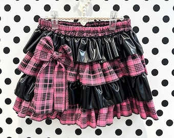 Hot Pink Black Plaid Patent Tiered Cake Mini Skirt, Y2K Alt J-Fashion Ruffle Skirt with Big Side Bow