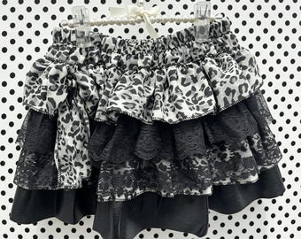 Black White Leopard Print Tiered Ruffle Mini Skirt, Lace Faux Leather Elastic Waist Punk Goth Alt Scene Skirt