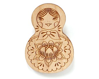 Wooden doll brooch - Matryoshka pin - Mom to be or Mothers Day gift - Russian nesting doll jewelry - baboushka - lasercut wood