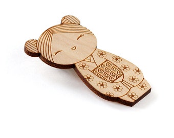 Wooden doll brooch - kokeshi - Japanese doll pin - cute wooden jewelry - illustrated kawaii - lasercut wood - sakura - seikaiha