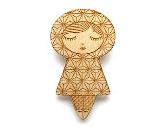 Wooden doll brooch with Asanoha pattern - kokeshi pin - Japanese jewelry - graphic matriochka - russian doll jewellery - lasercut maple wood