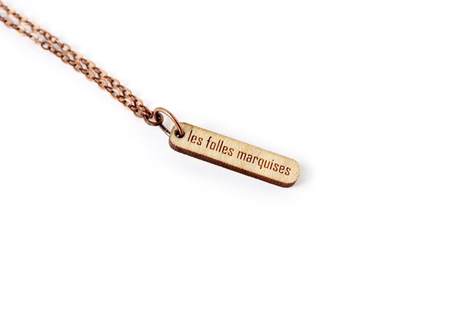 Collier Pendentif Rétro Camée Gravé Feuille De Houx Bronze - Bijou Fantaisie Occasion