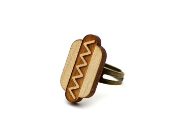 Hotdog ring in lasercut maple wood - graphic fast food jewelry - kitsch friendship gift - one size fits all