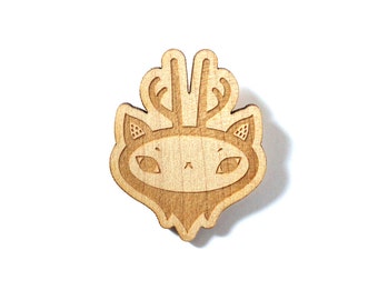 Broche Cerf en bois d'érable gravé au laser - accessoire renne hiver Noël - créature de la forêt - bijou animal fantastique