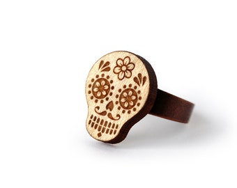 Calavera ring made of lasercut wood - Mexican sugar skull - dia de los muertos - day of the dead - ethnic - graphic jewelry - OSFA