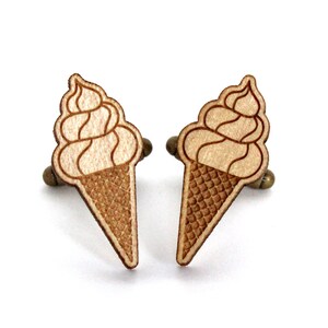 Boutons de manchette Glace italienne accessoire mariage Cornet de glace marié témoin bois gravé au laser bijou homme kitsch image 1