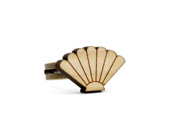 Seashell ring - scallop ring - beach jewelry - nautical - sealife - lasercut maple wood - kitsch graphic jewelry - adjustable ring - OSFA