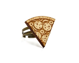 Pizza ring - lasercut maple wood - food jewelry - kitsch jewellery - OSFA ring - graphic wooden jewelry - one size fits all