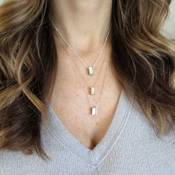 Fiore di loto personalizzato con mini urna per le ceneri Collana per la cremazione Regalo commemorativo di simpatia per la perda di una persona cara - CALLIE