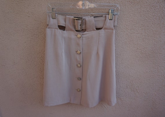 Vintage 1990s Beige Tan High Waisted Flared Short… - image 6